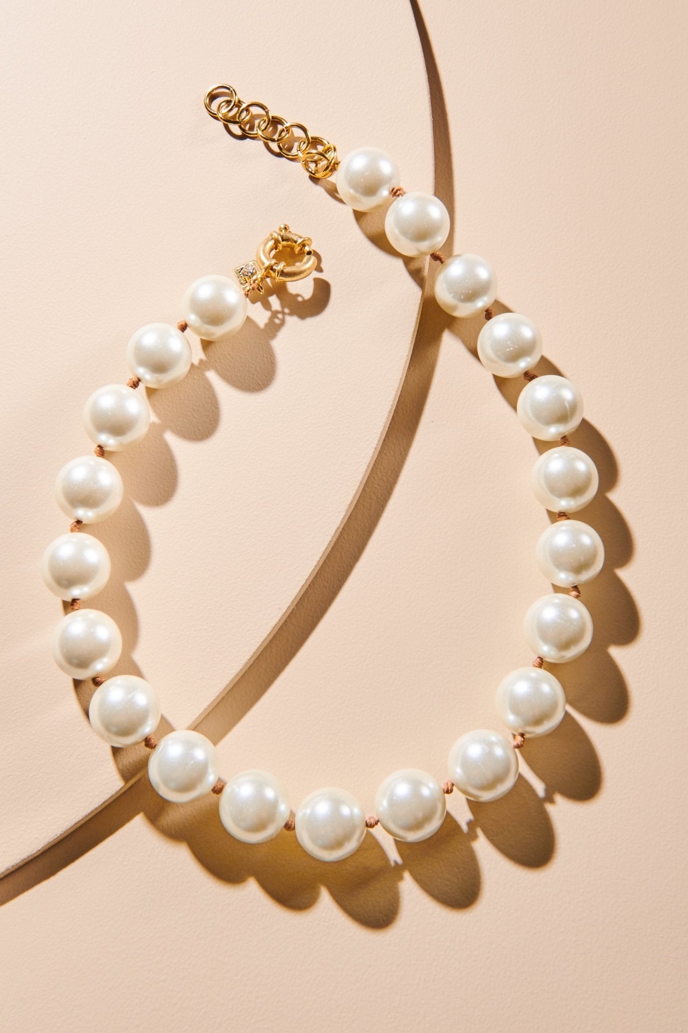 Saddle & Crème 17mm Knotted Pearl Necklace - John Wind Maximal Art